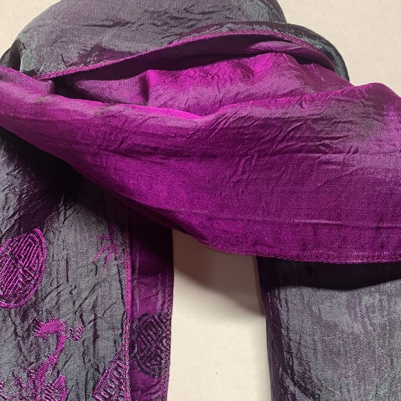 Black & Pink Silk Scarf - Picture 3 of 3